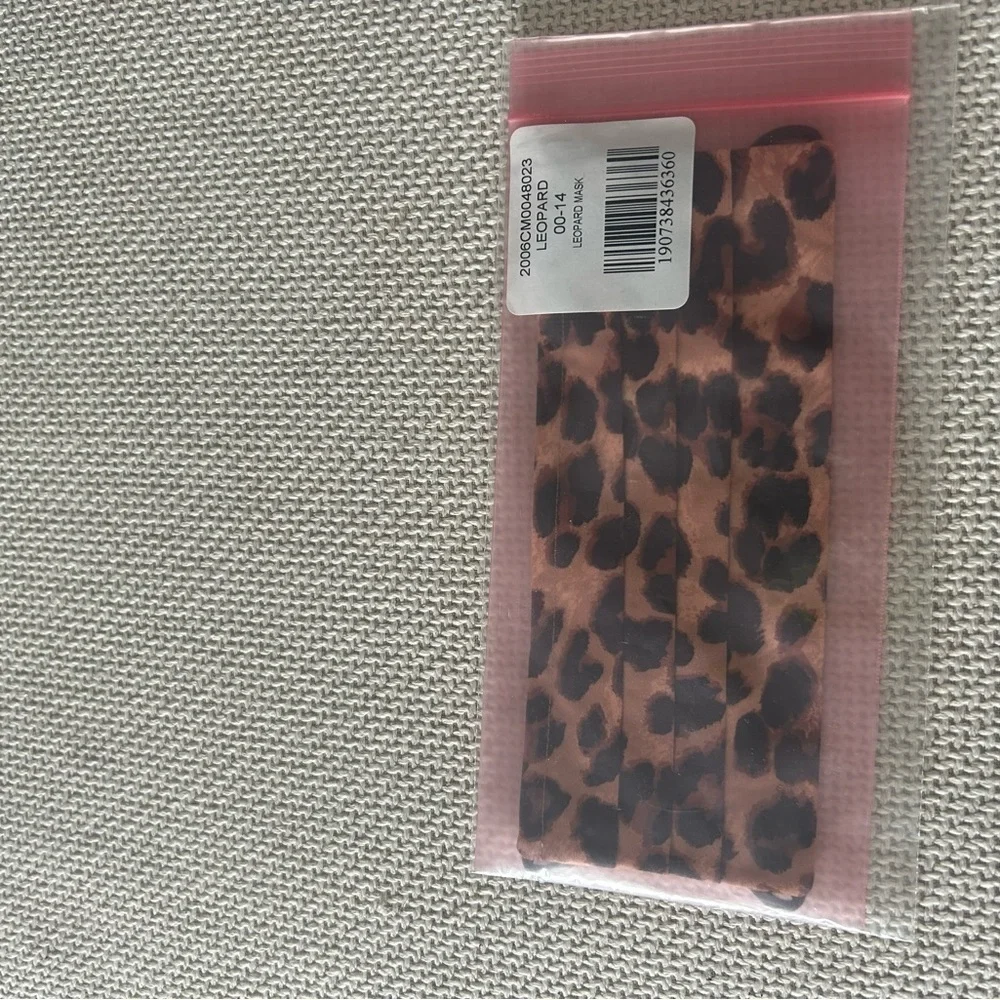 NWT! Veronica Beard Leopard Face Mask